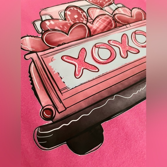 No Boundaries Custom Valentine’s Day Scoop Tee Short Sleeve Juniors Medium (7-9) - Picture 6 of 13